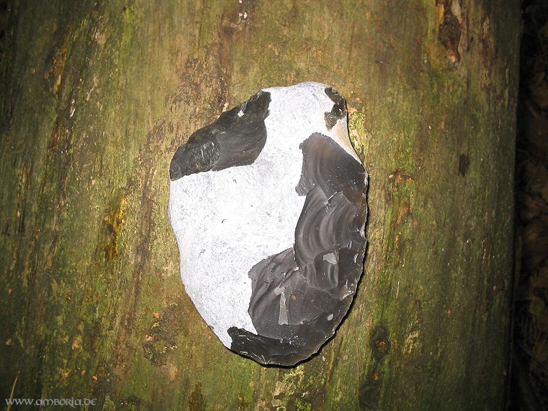 Amboria Feuerstein Flint Blattspitze aus dem Mousterien, Neandertaler Flintknapping (1b)