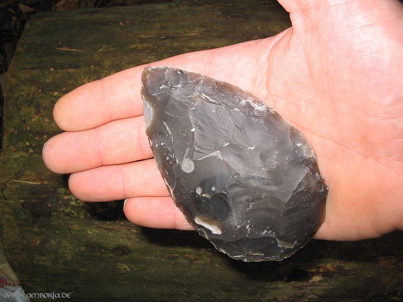Amboria Feuerstein Flint Blattspitze aus dem Mousterien, Neandertaler Flintknapping (1k)