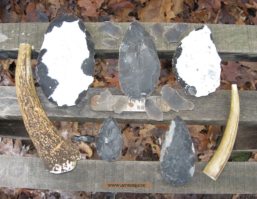 Amboria Feuerstein Flint Blattspitze aus dem Mousterien, Neandertaler Flintknapping (2d)