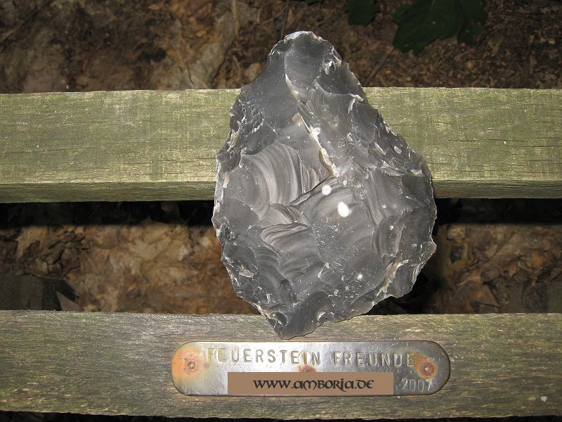 Amboria Feuerstein Flint Blattspitze aus dem Mousterien, Neandertaler Flintknapping (3d)