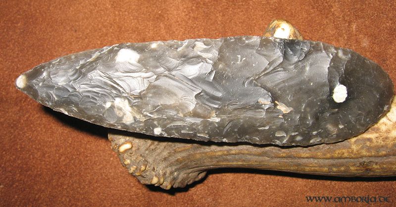 Amboria Feuerstein Flint Blattspitze aus dem Mousterien, Neandertaler Selfknapping (4d)